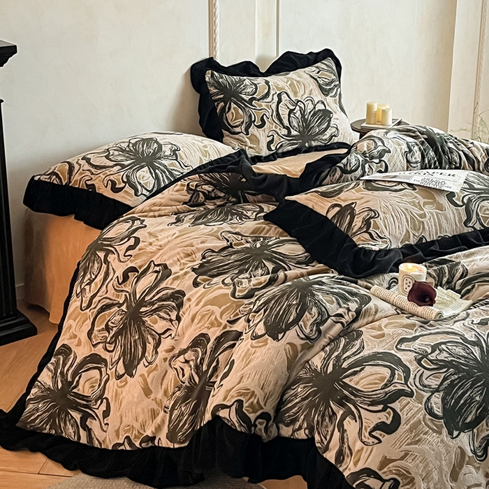 91家纺网 家纺一手货源 找家纺 佳品居 2025新款法式复古雕花绒四件套 优雅花卉