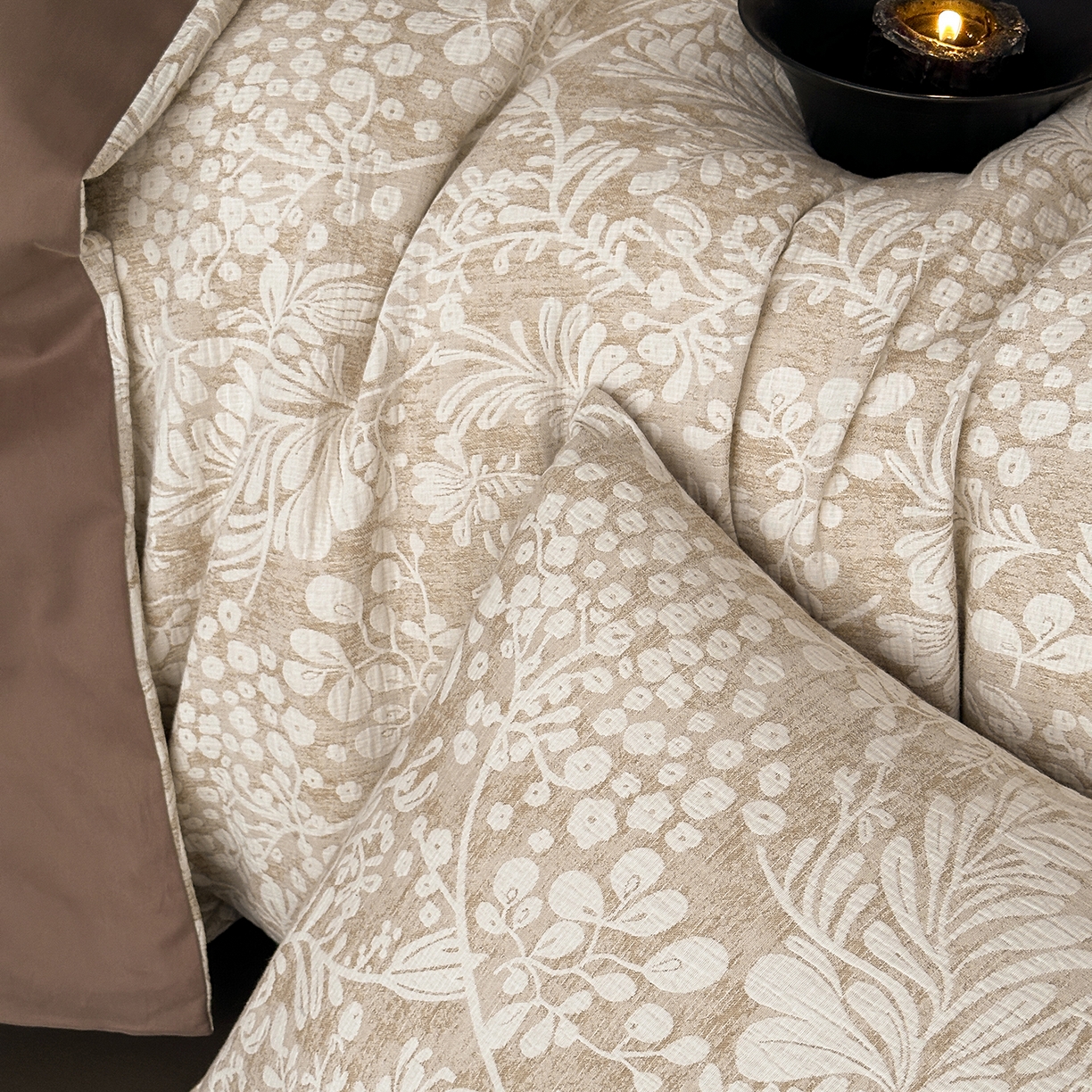 91家纺网 家纺一手货源 找家纺 赫帛 2025新款50支全棉贡缎磨毛四件套-七草（磨毛款） 七草-咖色（磨毛款）