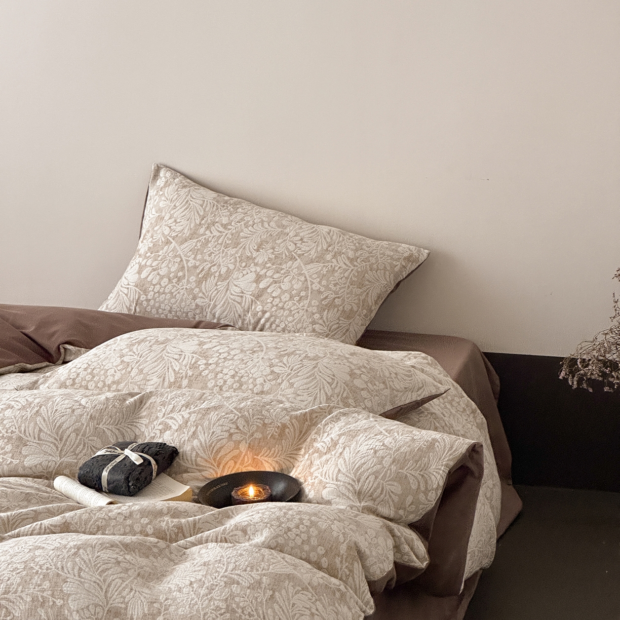 91家纺网 家纺一手货源 找家纺 赫帛 2025新款50支全棉贡缎磨毛四件套-七草（磨毛款） 七草-咖色（磨毛款）