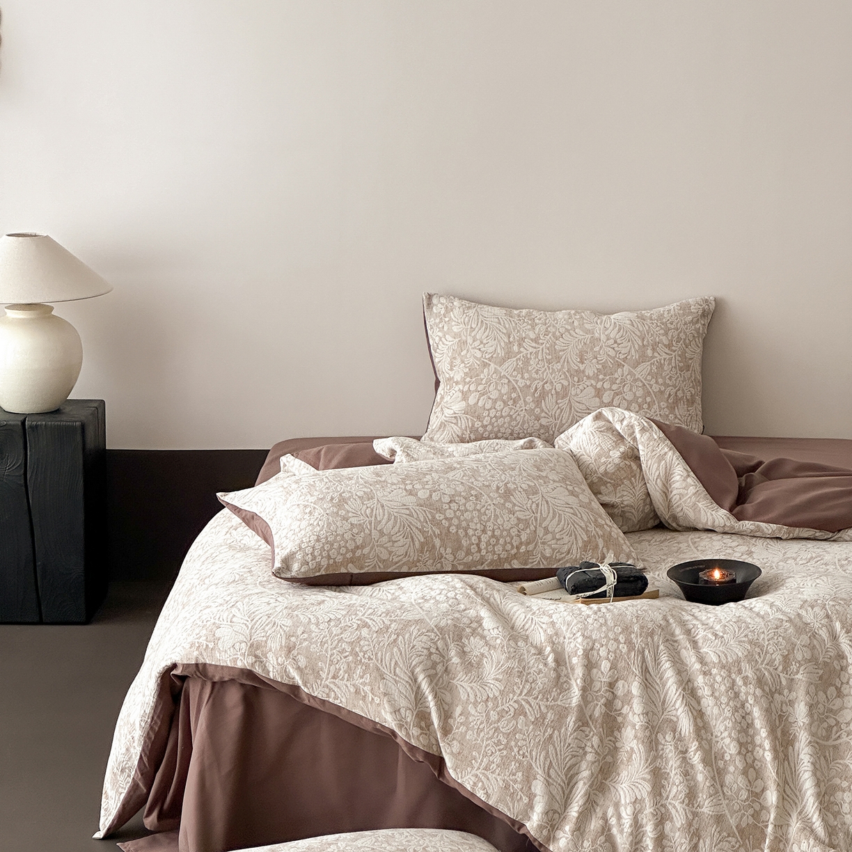 91家纺网 家纺一手货源 找家纺 赫帛 2025新款50支全棉贡缎磨毛四件套-七草（磨毛款） 七草-咖色（磨毛款）