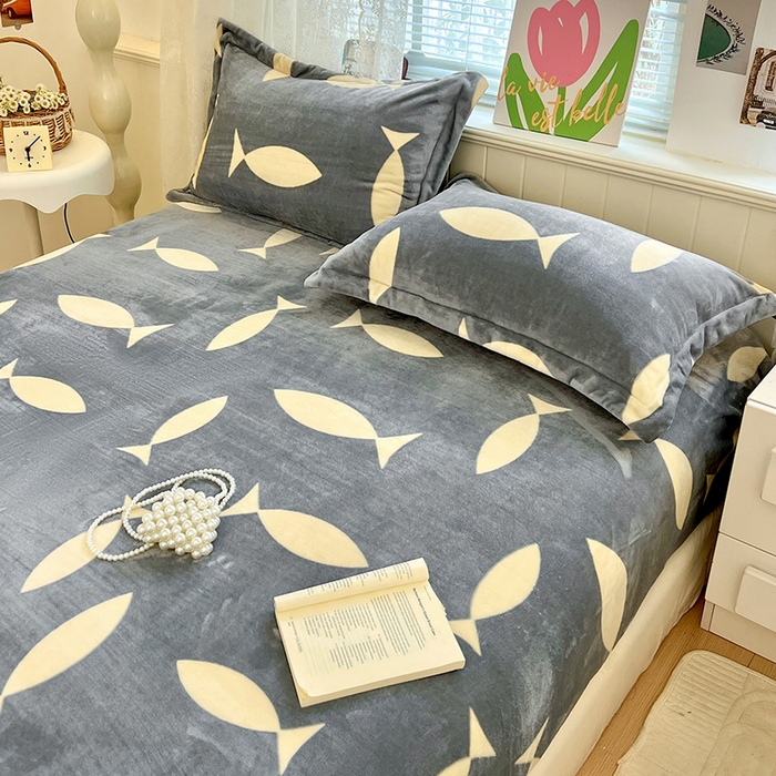 91家纺网 家纺一手货源 找家纺 富馨莱 2025新款牛奶绒印花床笠240克面料支持一件定制尺寸 布朗灰