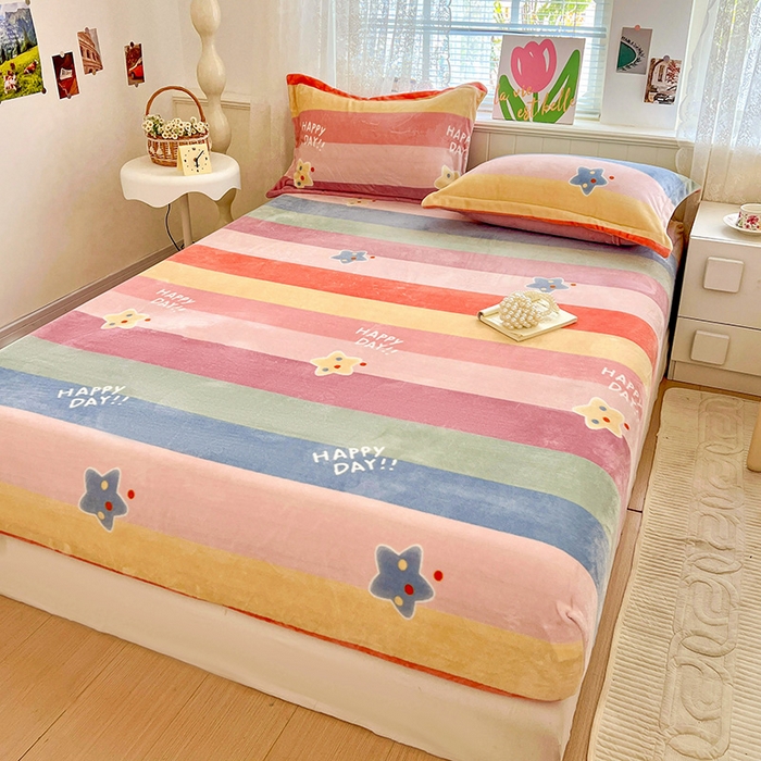 91家纺网 家纺一手货源 找家纺 富馨莱 2025新款牛奶绒印花床笠240克面料支持一件定制尺寸 彩虹星星