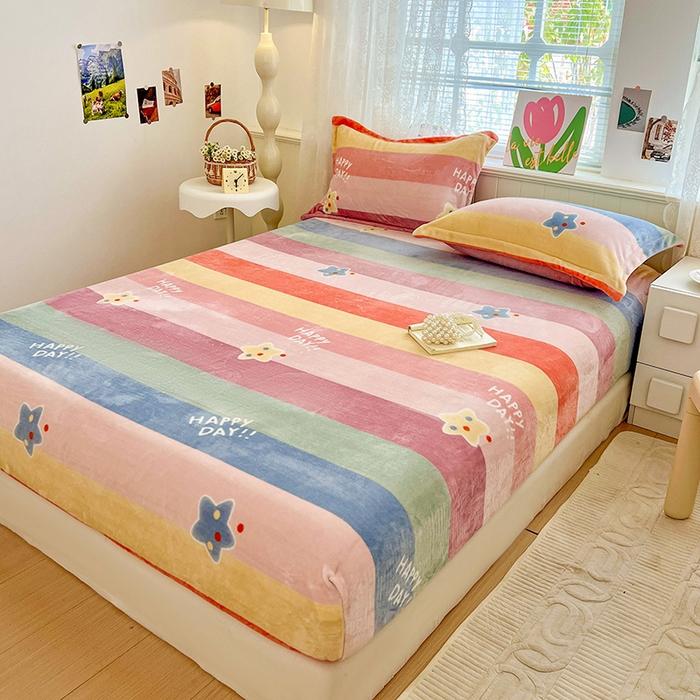 91家纺网 家纺一手货源 找家纺 富馨莱 2025新款牛奶绒印花床笠240克面料支持一件定制尺寸 彩虹星星