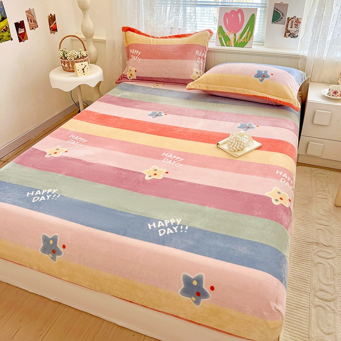 91家纺网 家纺一手货源 找家纺 富馨莱 2025新款牛奶绒印花床笠240克面料支持一件定制尺寸 彩虹星星