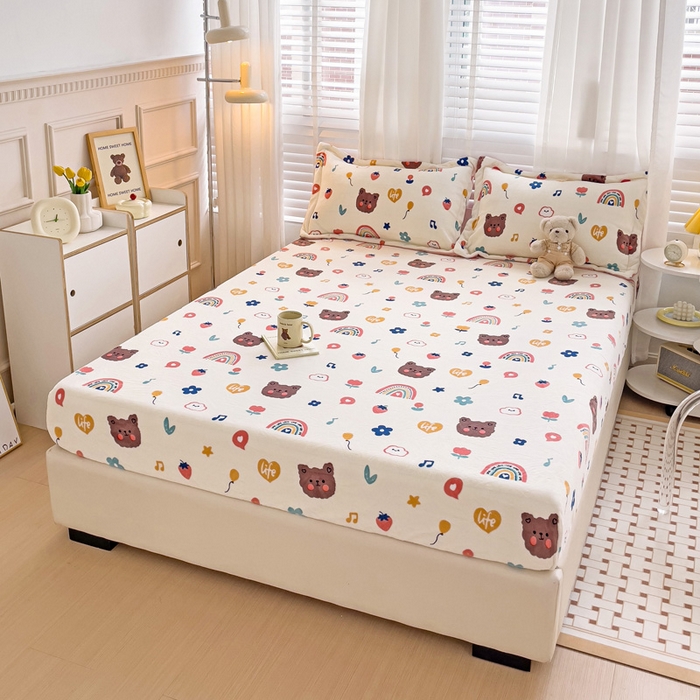 91家纺网 家纺一手货源 找家纺 富馨莱 2025新款牛奶绒印花床笠240克面料支持一件定制尺寸 彩虹熊