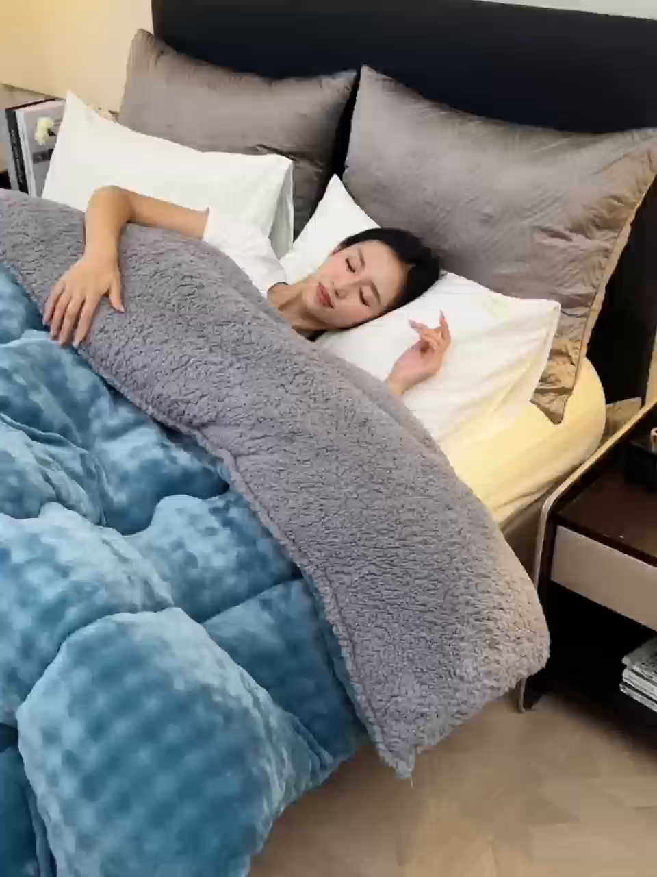 91家纺网 家纺一手货源 找家纺 金灵居 2025新款兔毛绒冬被兔毛被子被芯春秋被 兔兔绒被-蔚蓝