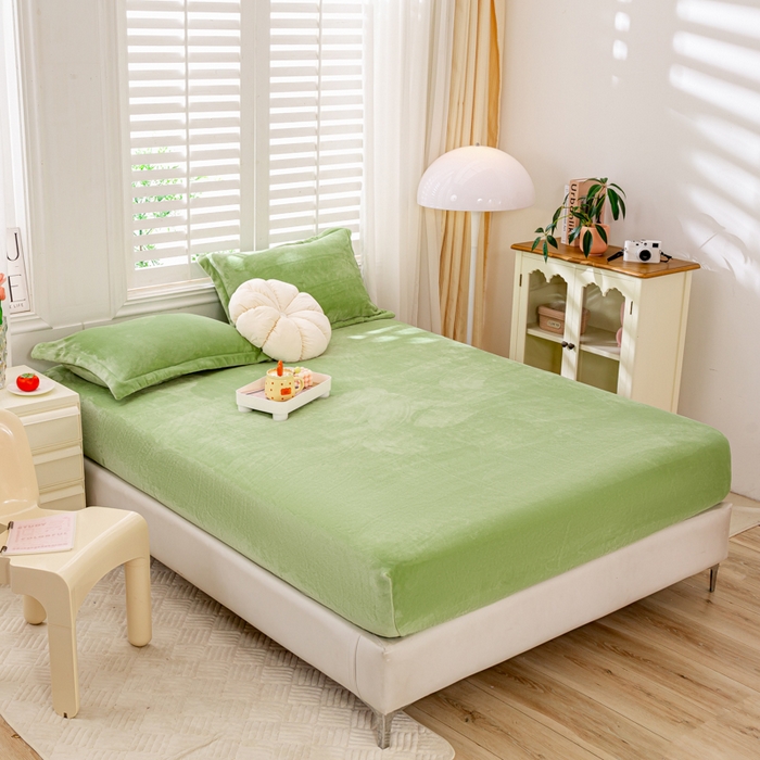 91家纺网 家纺一手货源 找家纺 富馨莱 2025新款牛奶绒印花床笠240克面料支持一件定制尺寸 绒果绿