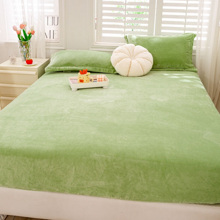 91家纺网 家纺一手货源 找家纺 富馨莱 2025新款牛奶绒印花床笠240克面料支持一件定制尺寸 绒果绿