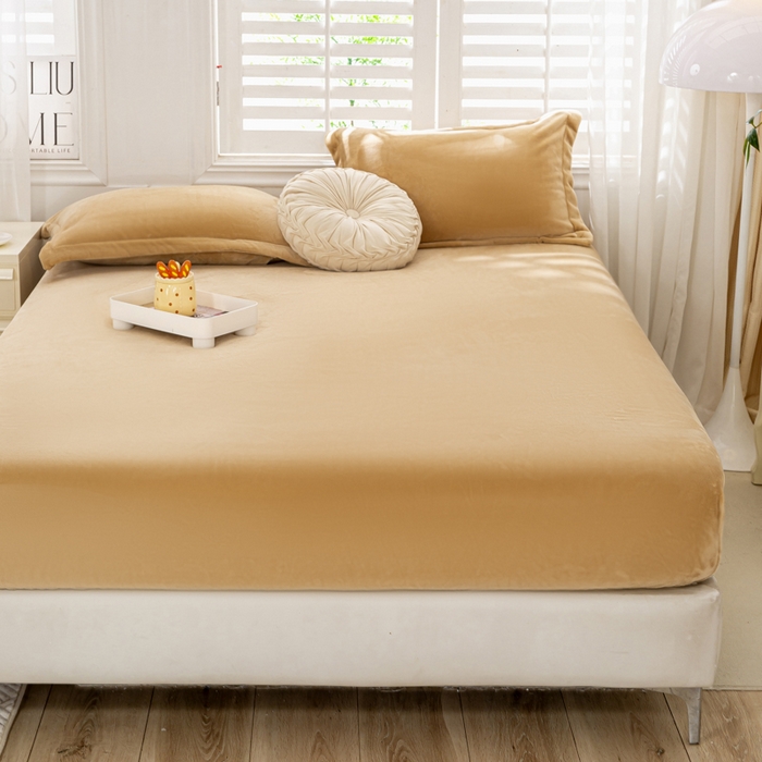 91家纺网 家纺一手货源 找家纺 富馨莱 2025新款牛奶绒印花床笠240克面料支持一件定制尺寸 绒香槟金