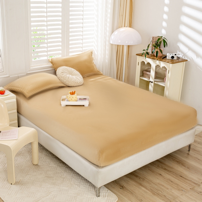 91家纺网 家纺一手货源 找家纺 富馨莱 2025新款牛奶绒印花床笠240克面料支持一件定制尺寸 绒香槟金