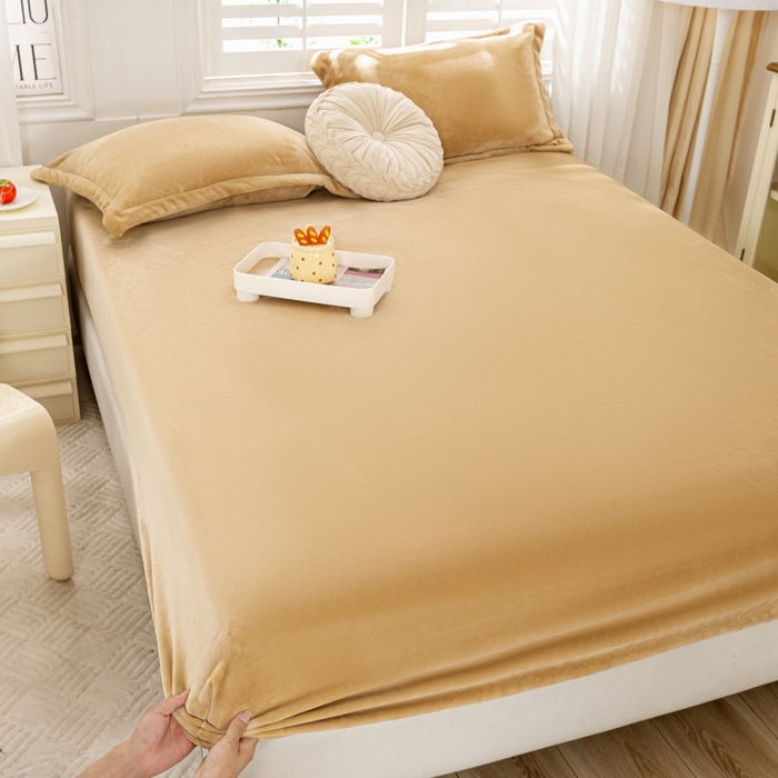 91家纺网 家纺一手货源 找家纺 富馨莱 2025新款牛奶绒印花床笠240克面料支持一件定制尺寸 绒香槟金