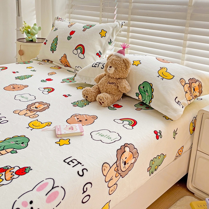 91家纺网 家纺一手货源 找家纺 富馨莱 2025新款牛奶绒印花床笠240克面料支持一件定制尺寸 森林派对