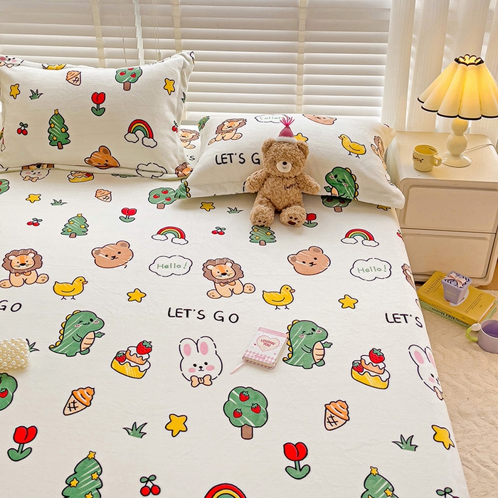 91家纺网 家纺一手货源 找家纺 富馨莱 2025新款牛奶绒印花床笠240克面料支持一件定制尺寸 森林派对