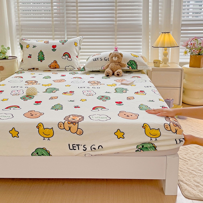 91家纺网 家纺一手货源 找家纺 富馨莱 2025新款牛奶绒印花床笠240克面料支持一件定制尺寸 森林派对