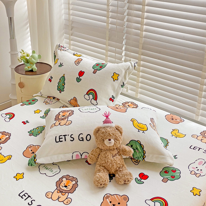 91家纺网 家纺一手货源 找家纺 富馨莱 2025新款牛奶绒印花床笠240克面料支持一件定制尺寸 森林派对