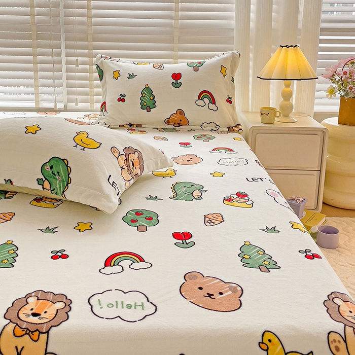 91家纺网 家纺一手货源 找家纺 富馨莱 2025新款牛奶绒印花床笠240克面料支持一件定制尺寸 森林派对