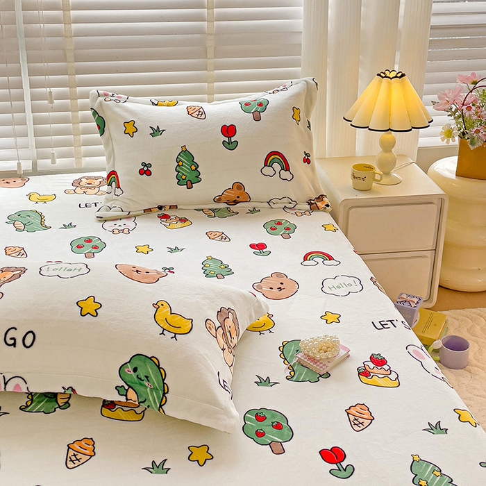 91家纺网 家纺一手货源 找家纺 富馨莱 2025新款牛奶绒印花床笠240克面料支持一件定制尺寸 森林派对