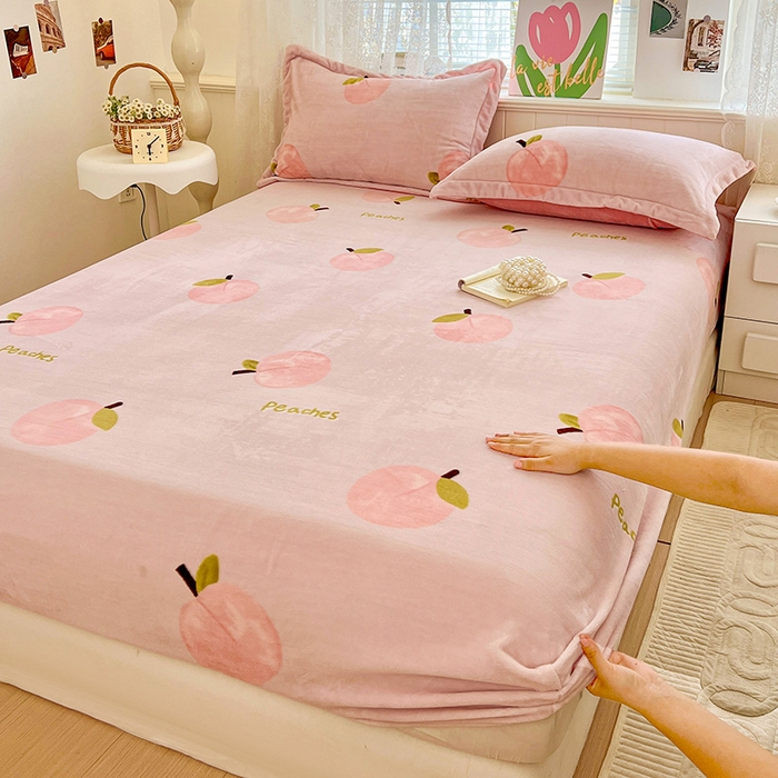 91家纺网 家纺一手货源 找家纺 富馨莱 2025新款牛奶绒印花床笠240克面料支持一件定制尺寸 水蜜桃