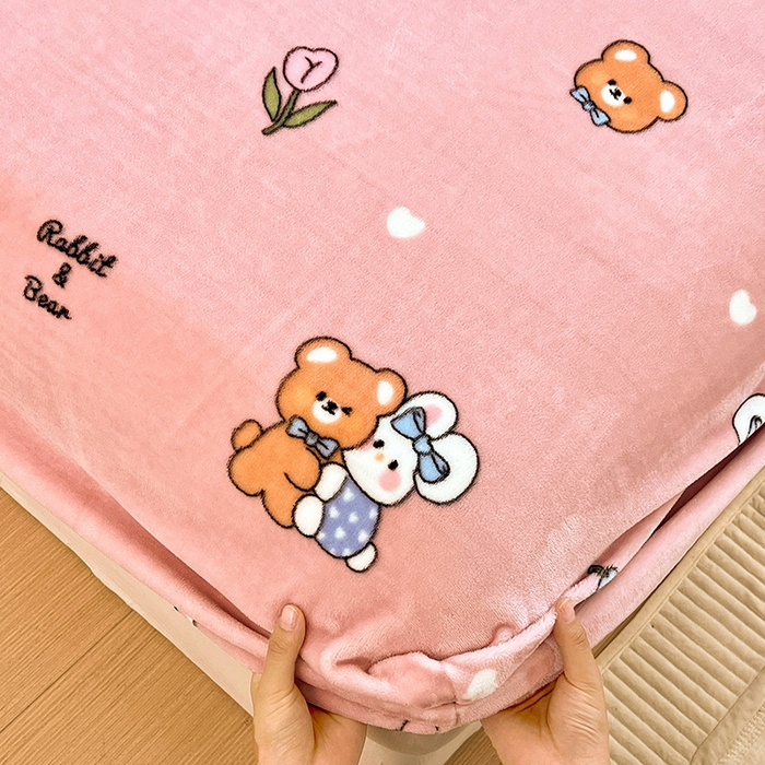 91家纺网 家纺一手货源 找家纺 富馨莱 2025新款牛奶绒印花床笠240克面料支持一件定制尺寸 小伙伴