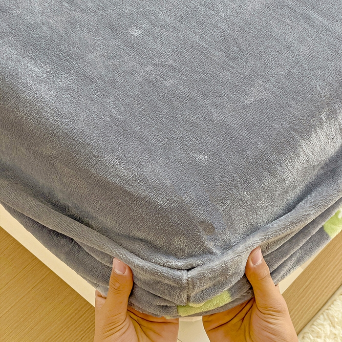 91家纺网 家纺一手货源 找家纺 富馨莱 2025新款牛奶绒印花床笠240克面料支持一件定制尺寸 心星相印