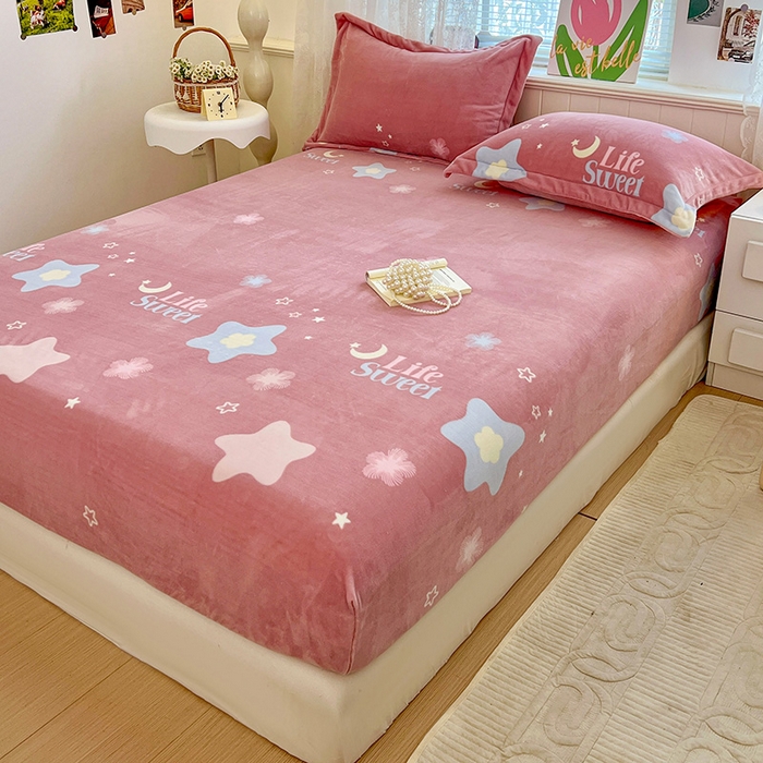 91家纺网 家纺一手货源 找家纺 富馨莱 2025新款牛奶绒印花床笠240克面料支持一件定制尺寸 星光闪闪