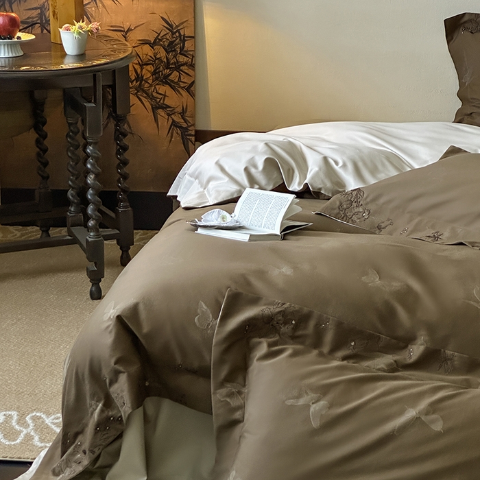 91家纺网 家纺一手货源 找家纺 赫帛 2025新款50S色织提花贡缎长绒棉四件套-蝶恋花 蝶恋花-驼色