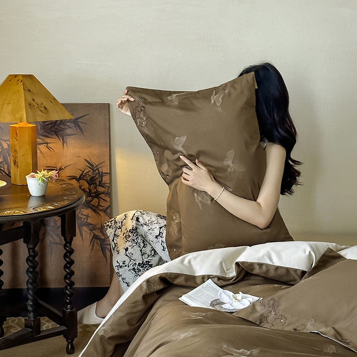 91家纺网 家纺一手货源 找家纺 赫帛 2025新款50S色织提花贡缎长绒棉四件套-蝶恋花 蝶恋花-驼色