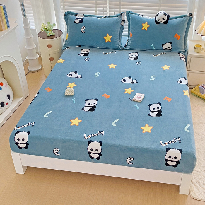 91家纺网 家纺一手货源 找家纺 富馨莱 2025新款牛奶绒印花床笠240克面料支持一件定制尺寸 熊猫-蓝