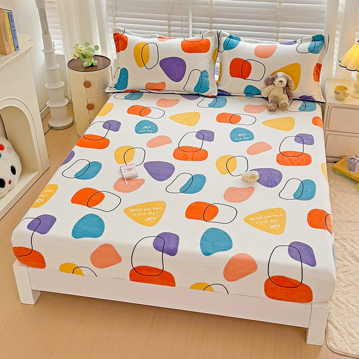 91家纺网 家纺一手货源 找家纺 富馨莱 2025新款牛奶绒印花床笠240克面料支持一件定制尺寸 雨花石