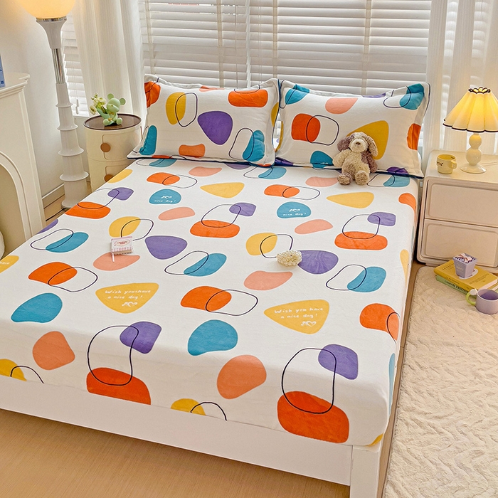 91家纺网 家纺一手货源 找家纺 富馨莱 2025新款牛奶绒印花床笠240克面料支持一件定制尺寸 雨花石