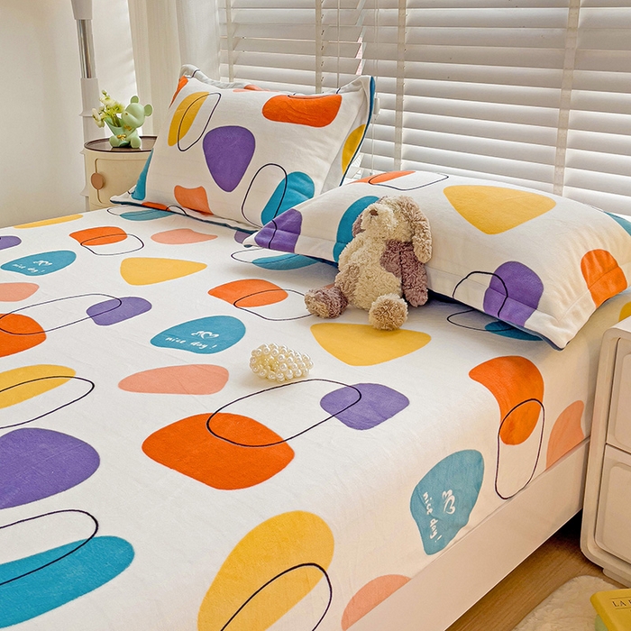 91家纺网 家纺一手货源 找家纺 富馨莱 2025新款牛奶绒印花床笠240克面料支持一件定制尺寸 雨花石