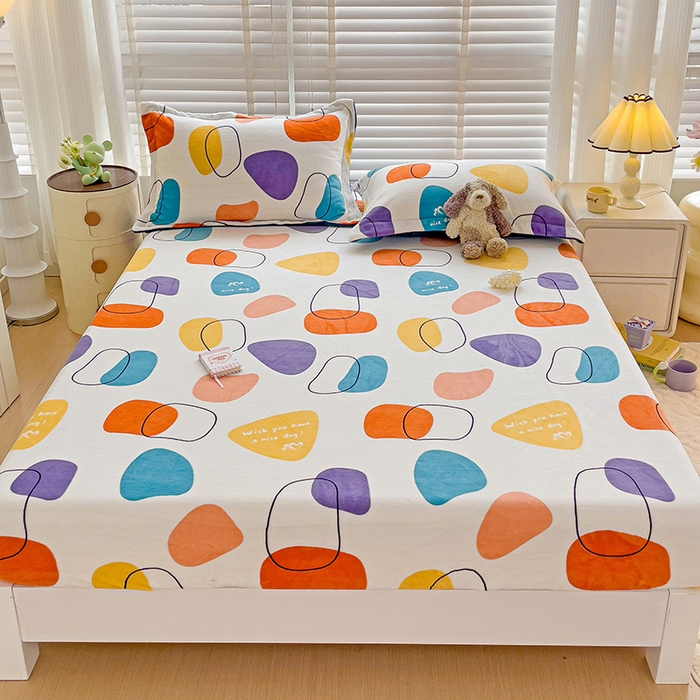 91家纺网 家纺一手货源 找家纺 富馨莱 2025新款牛奶绒印花床笠240克面料支持一件定制尺寸 雨花石