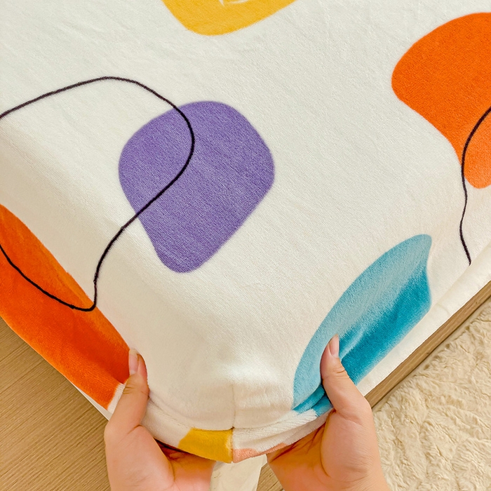 91家纺网 家纺一手货源 找家纺 富馨莱 2025新款牛奶绒印花床笠240克面料支持一件定制尺寸 雨花石