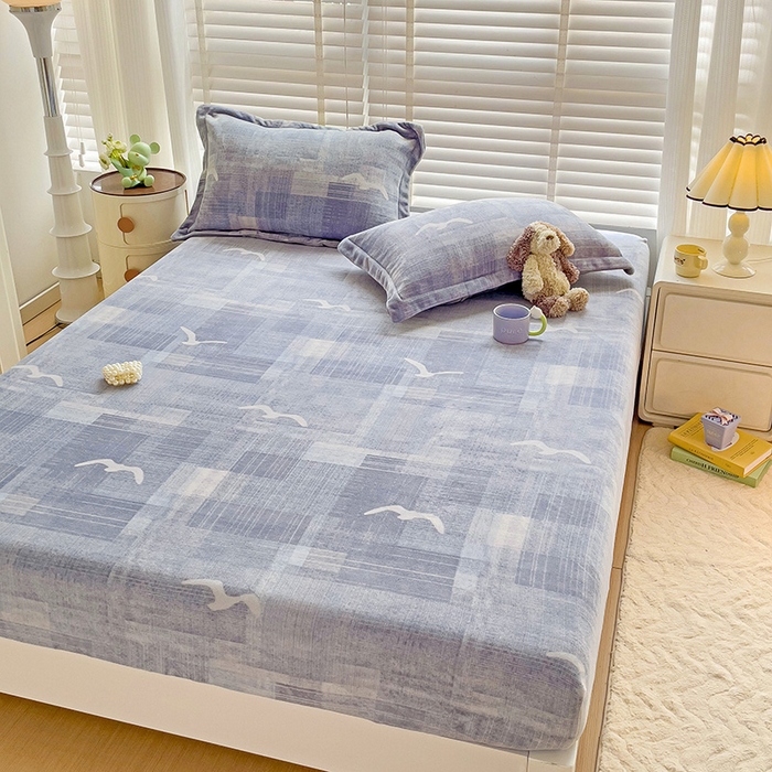 91家纺网 家纺一手货源 找家纺 富馨莱 2025新款牛奶绒印花床笠240克面料支持一件定制尺寸 自由飞翔