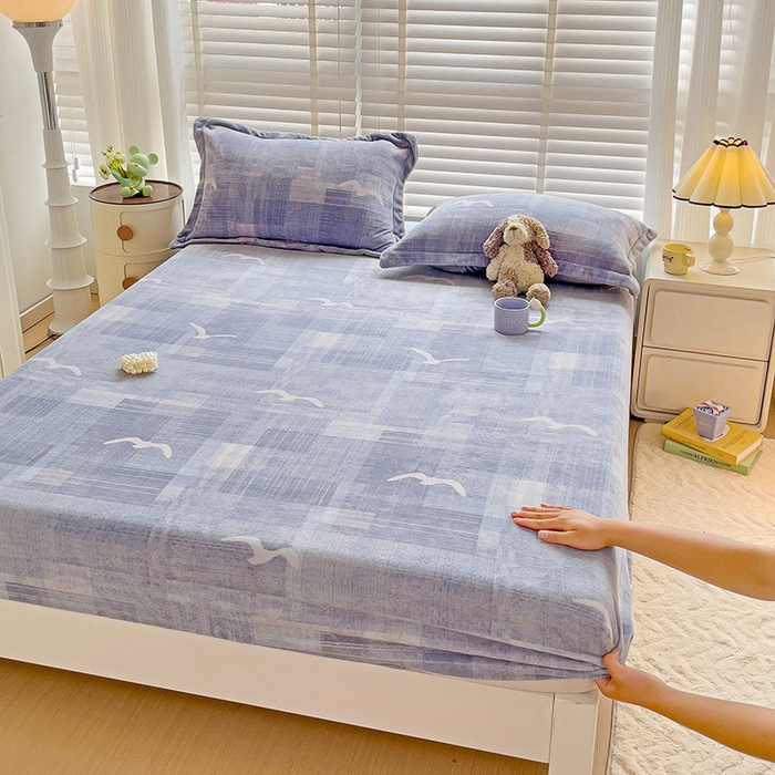 91家纺网 家纺一手货源 找家纺 富馨莱 2025新款牛奶绒印花床笠240克面料支持一件定制尺寸 自由飞翔