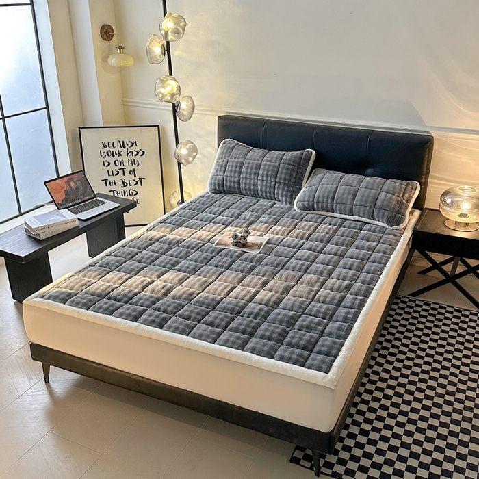 91家纺网 家纺一手货源 找家纺 （总）梵朴 2025新款牛奶绒泡泡兔毛绒床垫学生宿舍床褥子-纯色系列大床图