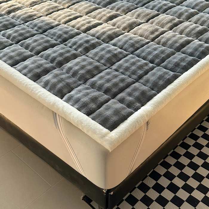 91家纺网 家纺一手货源 找家纺 （总）梵朴 2025新款牛奶绒泡泡兔毛绒床垫学生宿舍床褥子-纯色系列大床图