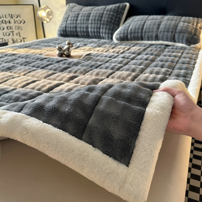 91家纺网 家纺一手货源 找家纺 （总）梵朴 2025新款牛奶绒泡泡兔毛绒床垫学生宿舍床褥子-纯色系列大床图