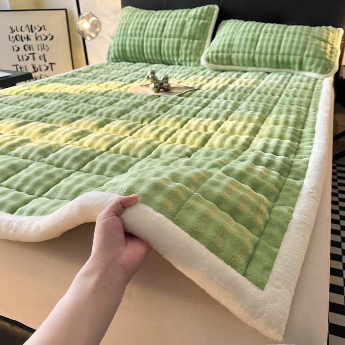 91家纺网 家纺一手货源 找家纺 梵朴 2025新款牛奶绒泡泡兔毛绒床垫学生宿舍床褥子-纯色系列大床图 清新绿