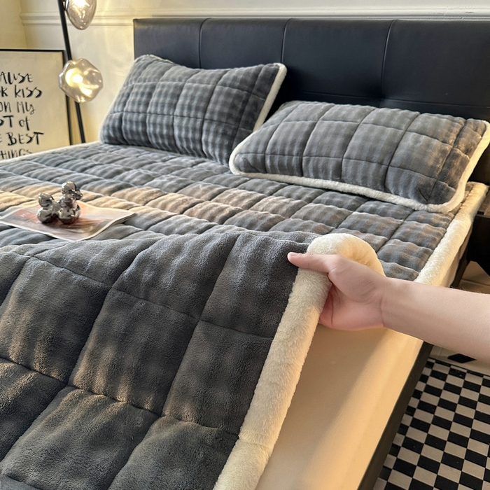 91家纺网 家纺一手货源 找家纺 （总）梵朴 2025新款牛奶绒泡泡兔毛绒床垫学生宿舍床褥子-纯色系列大床图