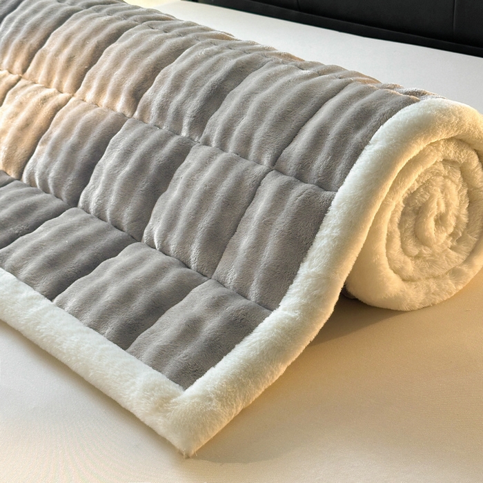 91家纺网 家纺一手货源 找家纺 梵朴 2025新款牛奶绒泡泡兔毛绒床垫学生宿舍床褥子-纯色系列大床图 气质灰