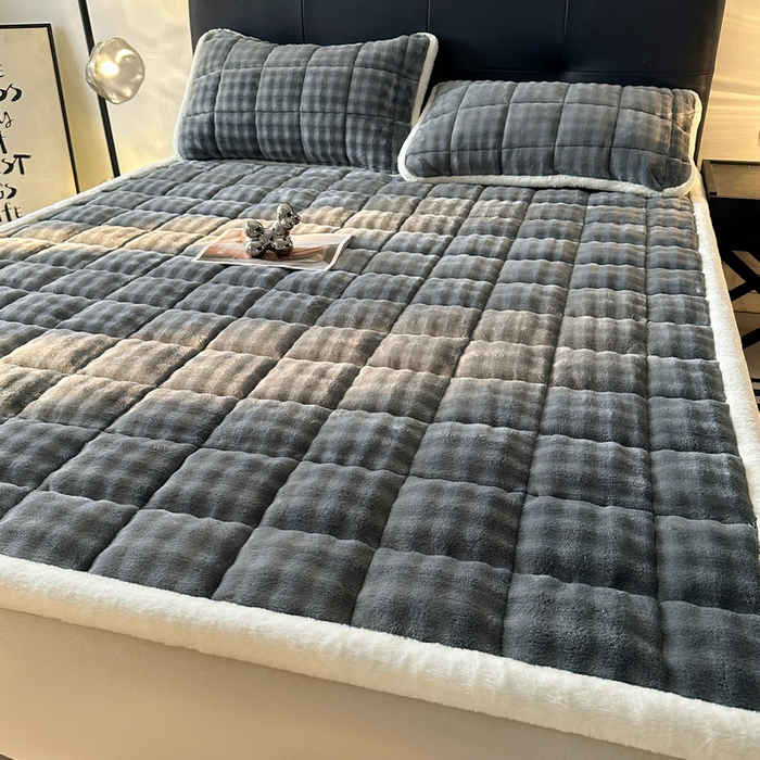 91家纺网 家纺一手货源 找家纺 梵朴 2025新款牛奶绒泡泡兔毛绒床垫学生宿舍床褥子-纯色系列大床图 夜空灰
