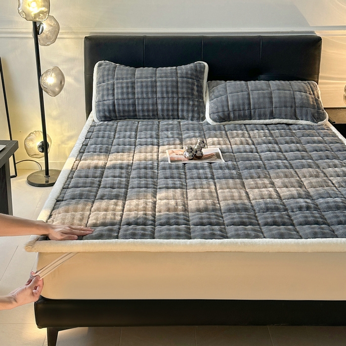 91家纺网 家纺一手货源 找家纺 梵朴 2025新款牛奶绒泡泡兔毛绒床垫学生宿舍床褥子-纯色系列大床图 夜空灰