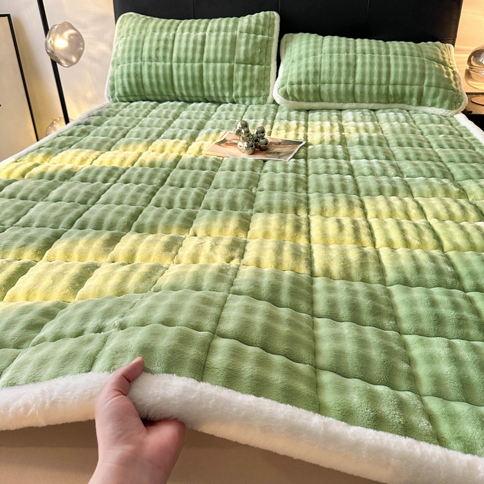 91家纺网 家纺一手货源 找家纺 梵朴 2025新款牛奶绒泡泡兔毛绒床垫学生宿舍床褥子-纯色系列大床图 清新绿