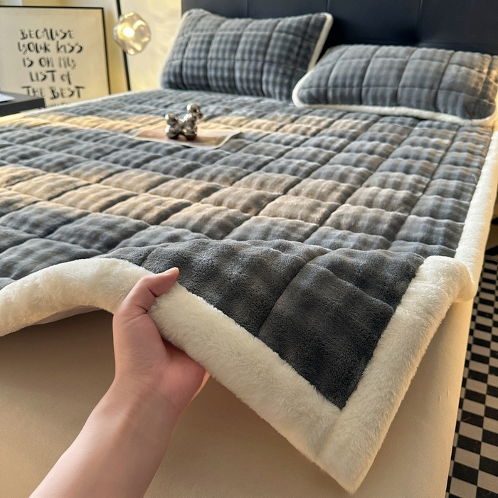 91家纺网 家纺一手货源 找家纺 梵朴 2025新款牛奶绒泡泡兔毛绒床垫学生宿舍床褥子-纯色系列大床图 夜空灰