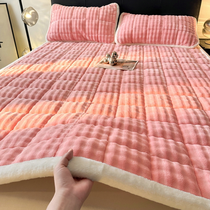 91家纺网 家纺一手货源 找家纺 梵朴 2025新款牛奶绒泡泡兔毛绒床垫学生宿舍床褥子-纯色系列大床图 豆沙粉