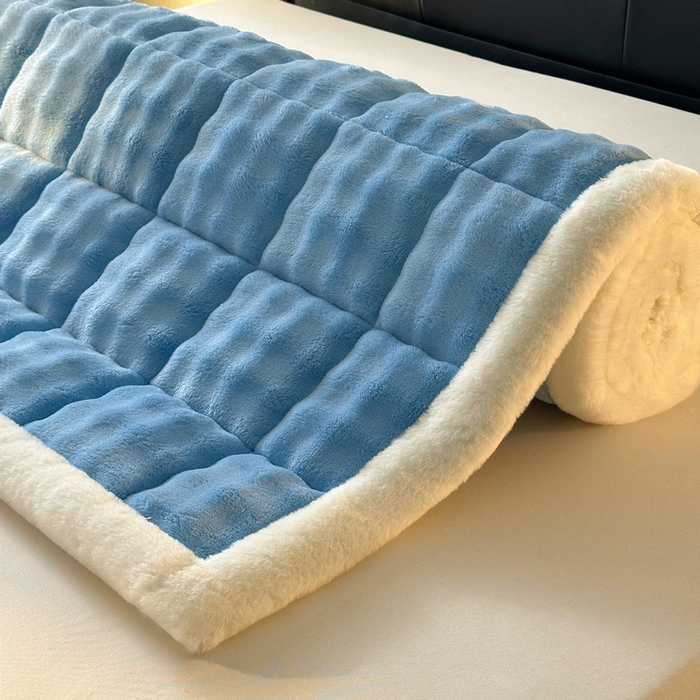 91家纺网 家纺一手货源 找家纺 梵朴 2025新款牛奶绒泡泡兔毛绒床垫学生宿舍床褥子-纯色系列大床图 宾利蓝