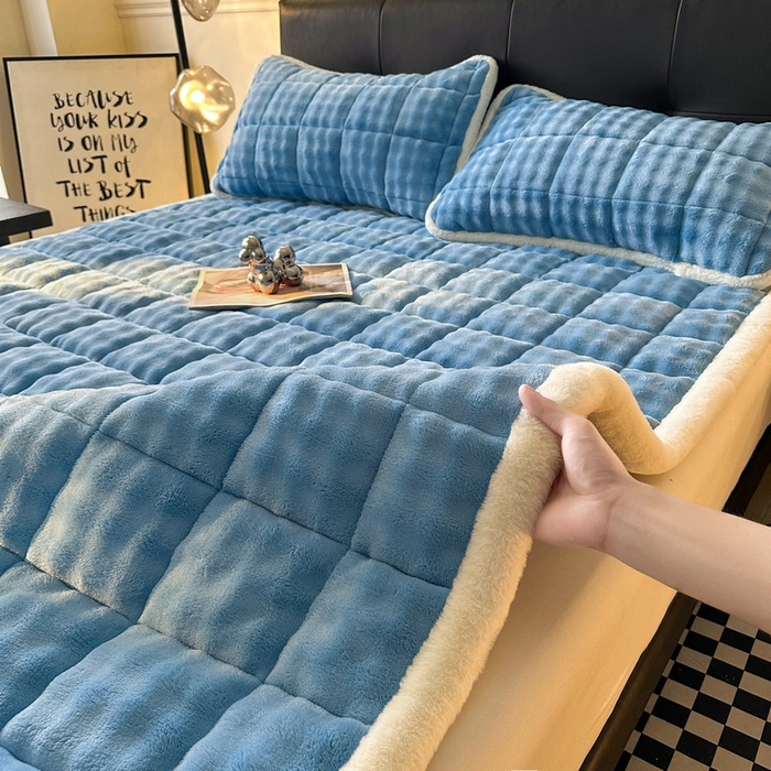 91家纺网 家纺一手货源 找家纺 梵朴 2025新款牛奶绒泡泡兔毛绒床垫学生宿舍床褥子-纯色系列大床图 宾利蓝