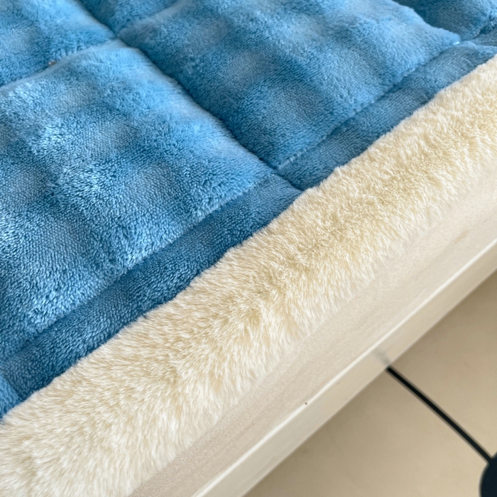 91家纺网 家纺一手货源 找家纺 （总）梵朴 2025新款牛奶绒泡泡兔毛绒床垫学生宿舍床褥子-纯色系列学生图