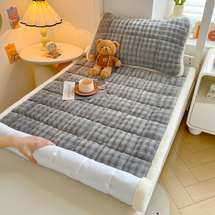 91家纺网 家纺一手货源 找家纺 梵朴 2025新款牛奶绒泡泡兔毛绒床垫学生宿舍床褥子-纯色系列学生图 牛奶绒泡泡-气质灰